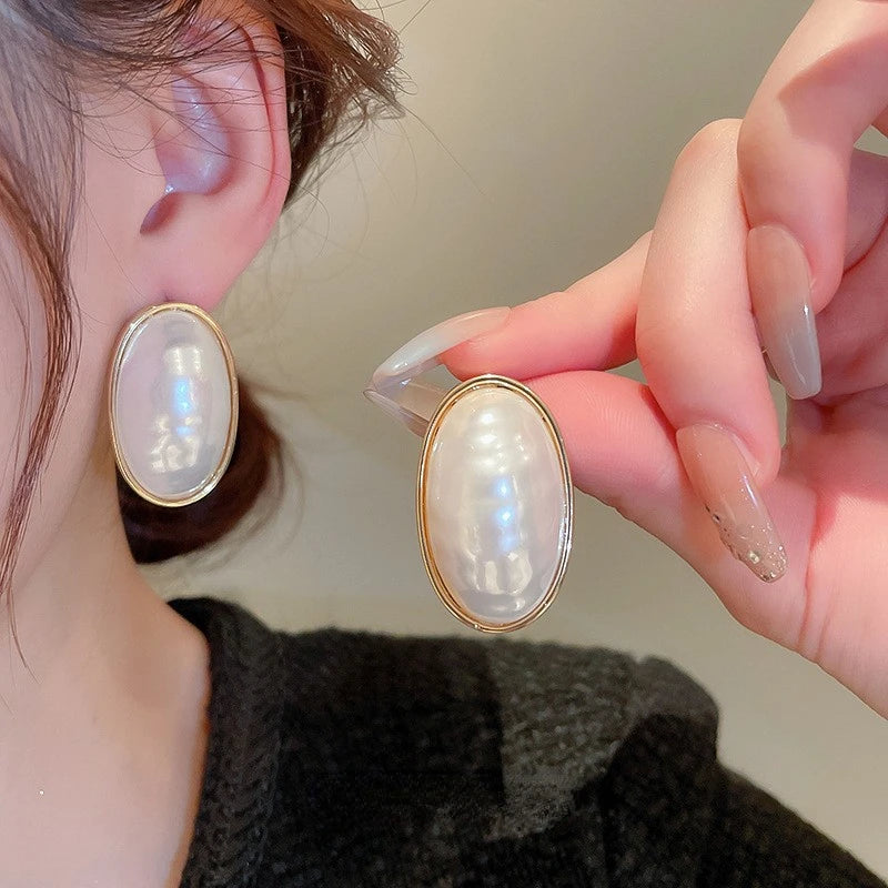 Oval Pearl Necklace & Stud Earring Set – French Luxury Wedding Jewellery