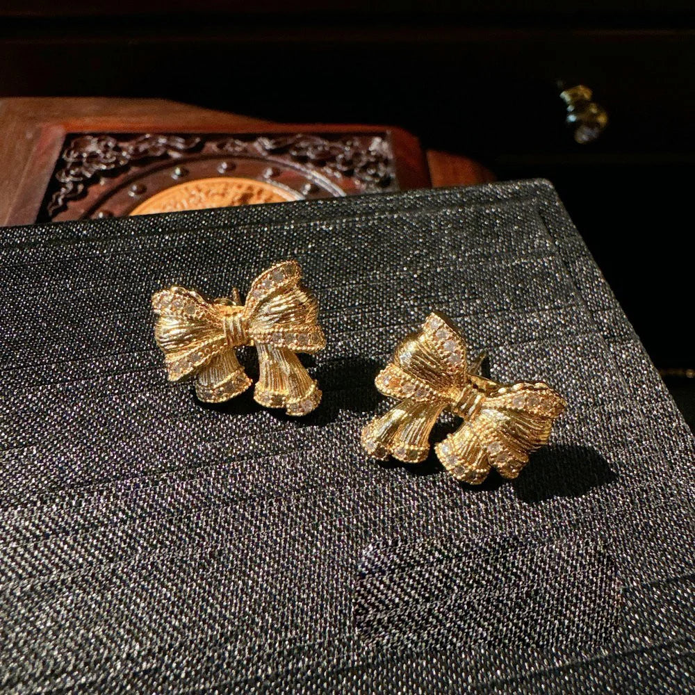 Luxe 18K Gold Bow Gemstone Necklace & Butterfly Zirconia Ring