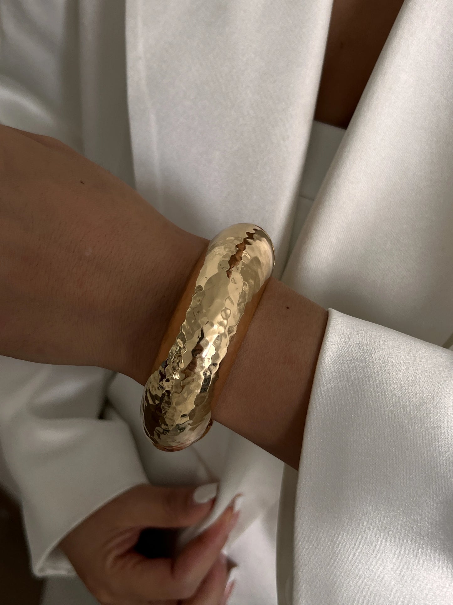 Chunky Pearl Open Cuff Bangle – Bold Statement Bracelet Gold & Silver