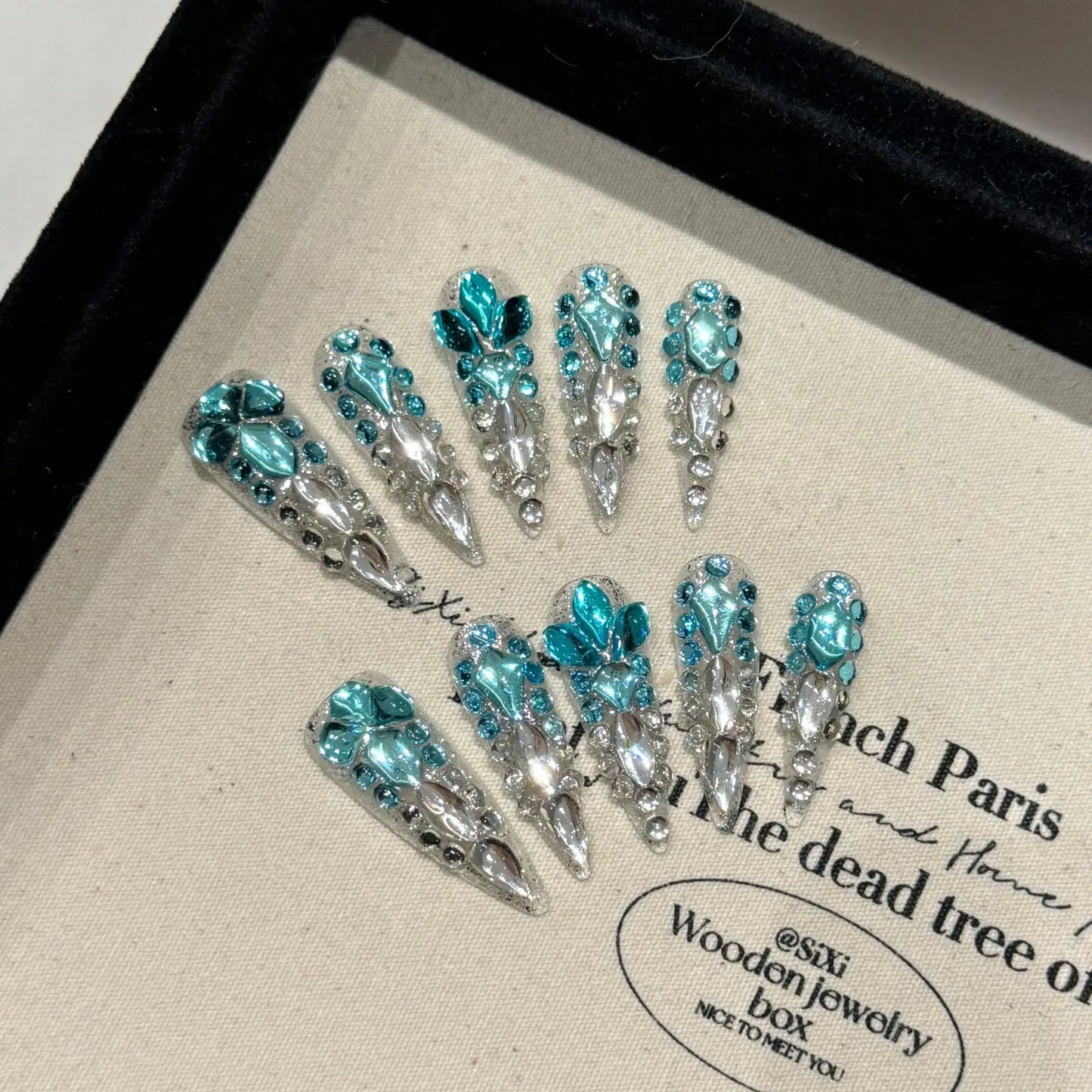 Luxe Diamond Stiletto Press-On Nails – 10pcs Full Flash Crystal