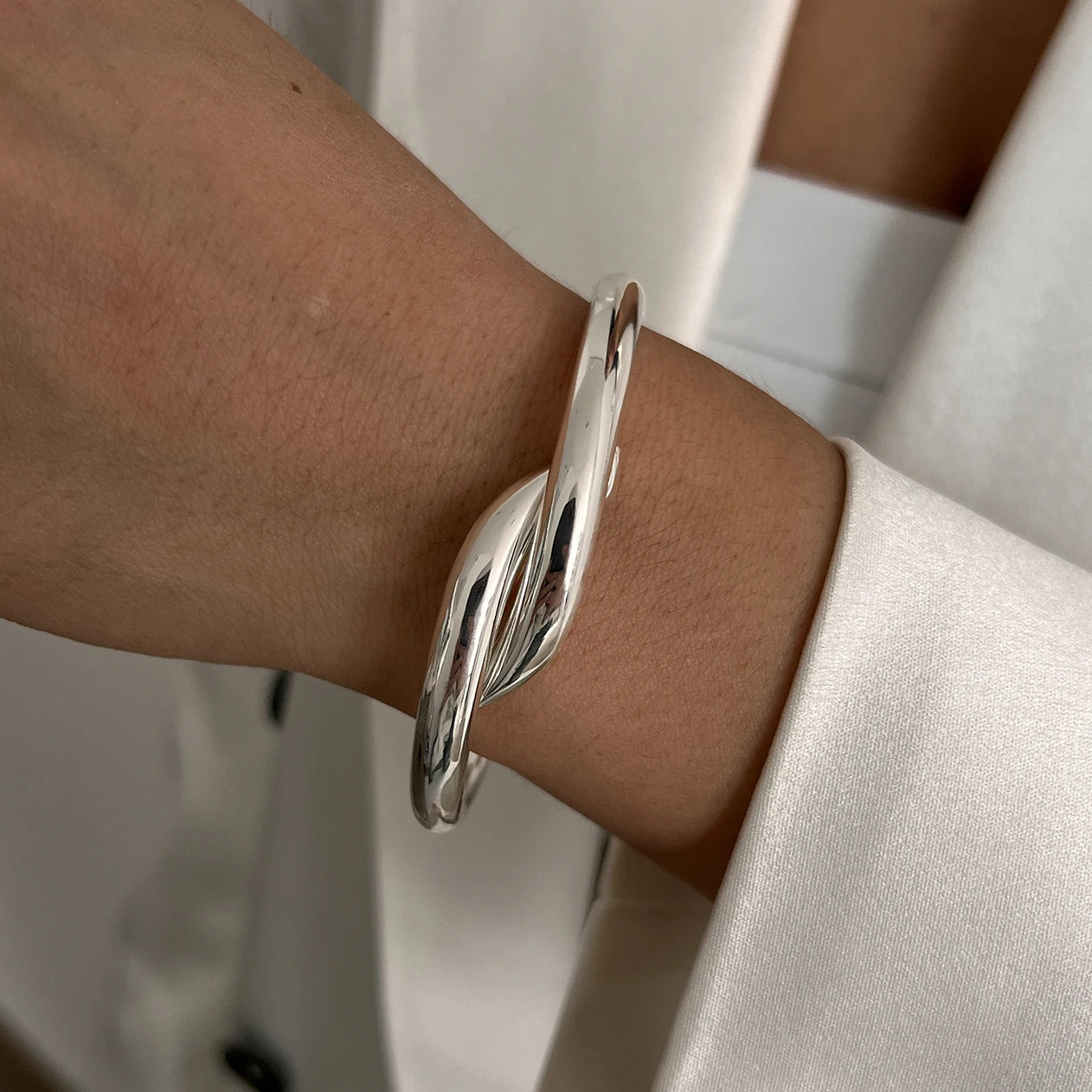 Scallop Knot Open Cuff Bangle – Vintage Gold & Silver Rhinestone Bracelet