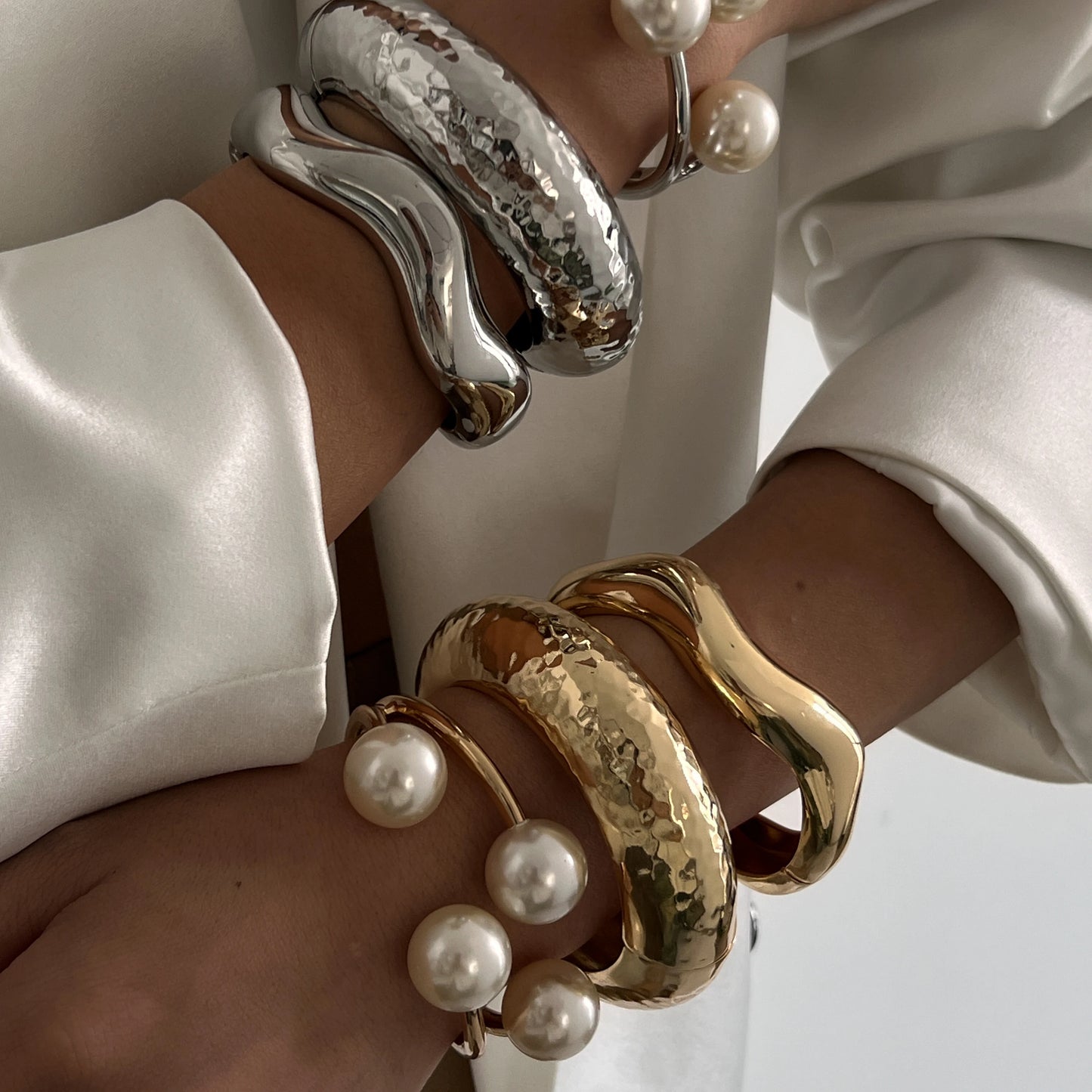 Chunky Pearl Open Cuff Bangle – Bold Statement Bracelet Gold & Silver