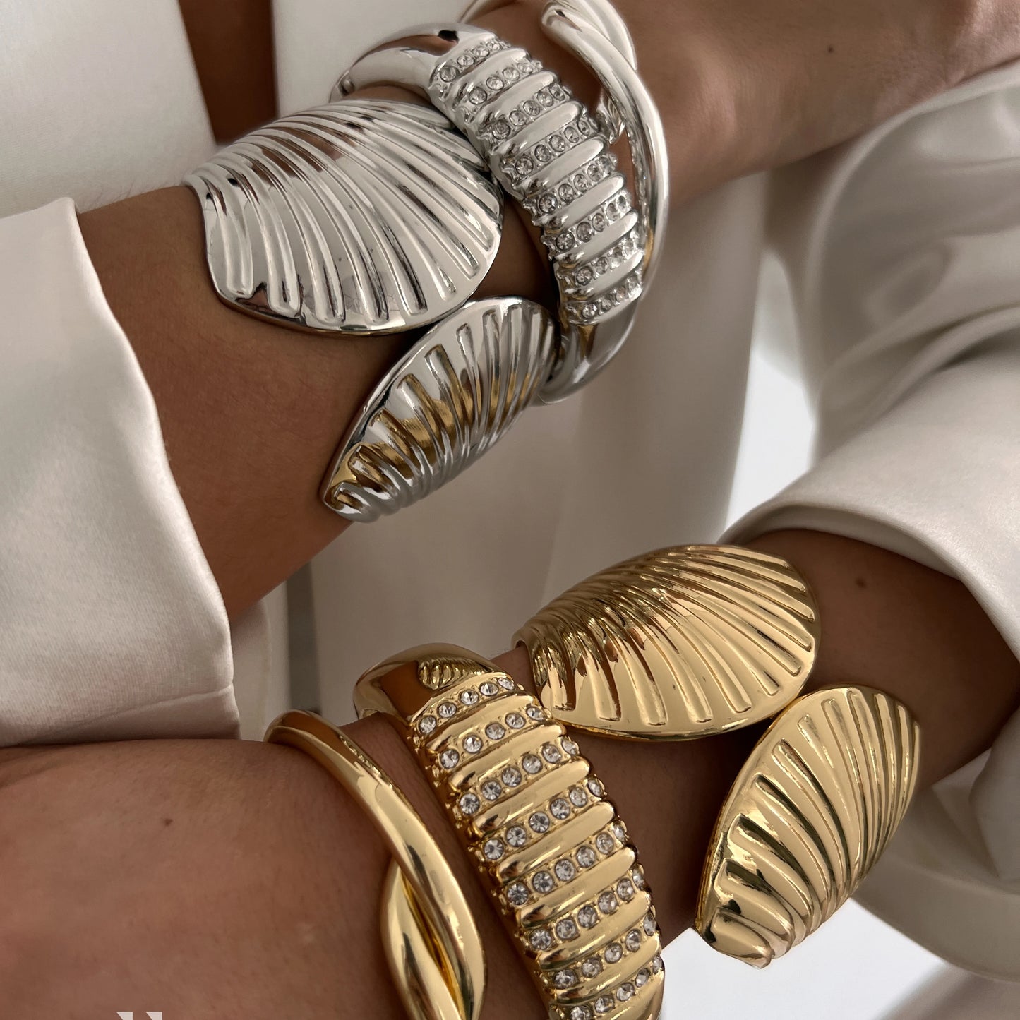 Scallop Knot Open Cuff Bangle – Vintage Gold & Silver Rhinestone Bracelet