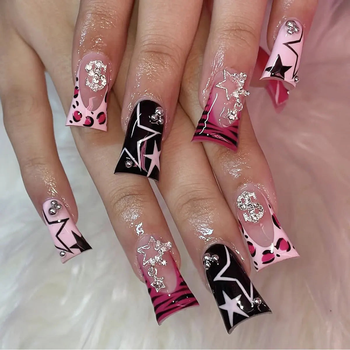 Y2K Punk Press-On Nails – 24pcs Duckbill Rhinestone & Star Decor