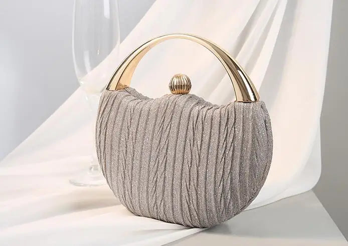 Shiny Diamond Tassel Clutch – Luxury Evening Handbag