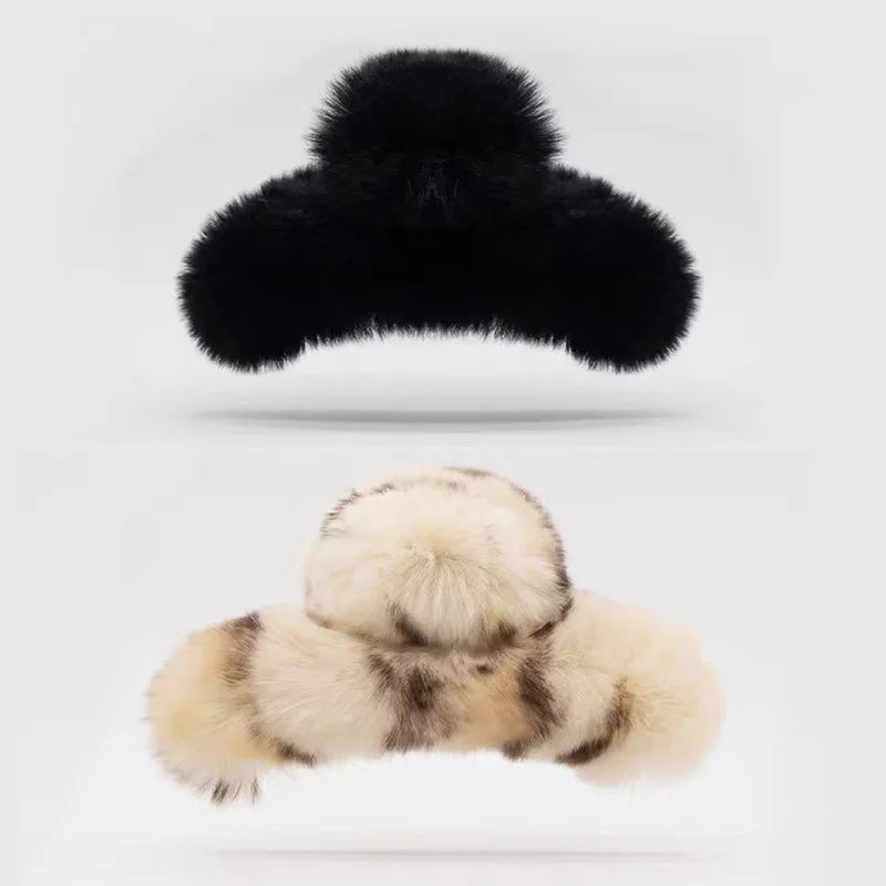 Luxe Plush Claw Clip – Oversized Fluffy Hair Clip