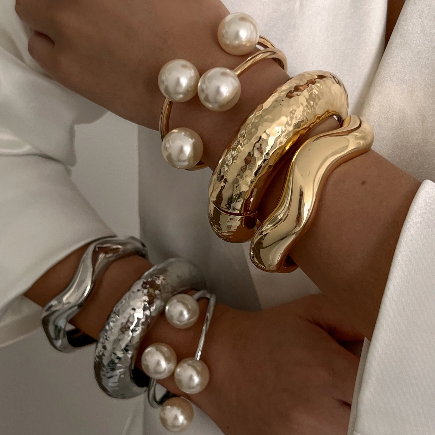 Chunky Pearl Open Cuff Bangle – Bold Statement Bracelet Gold & Silver
