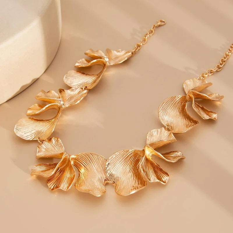 Ginkgo Petal Choker Necklace – Irregular Punk Gold & Silver Leaf Chain